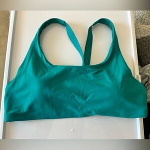 Women’s Athleta medium Malibu bikini top